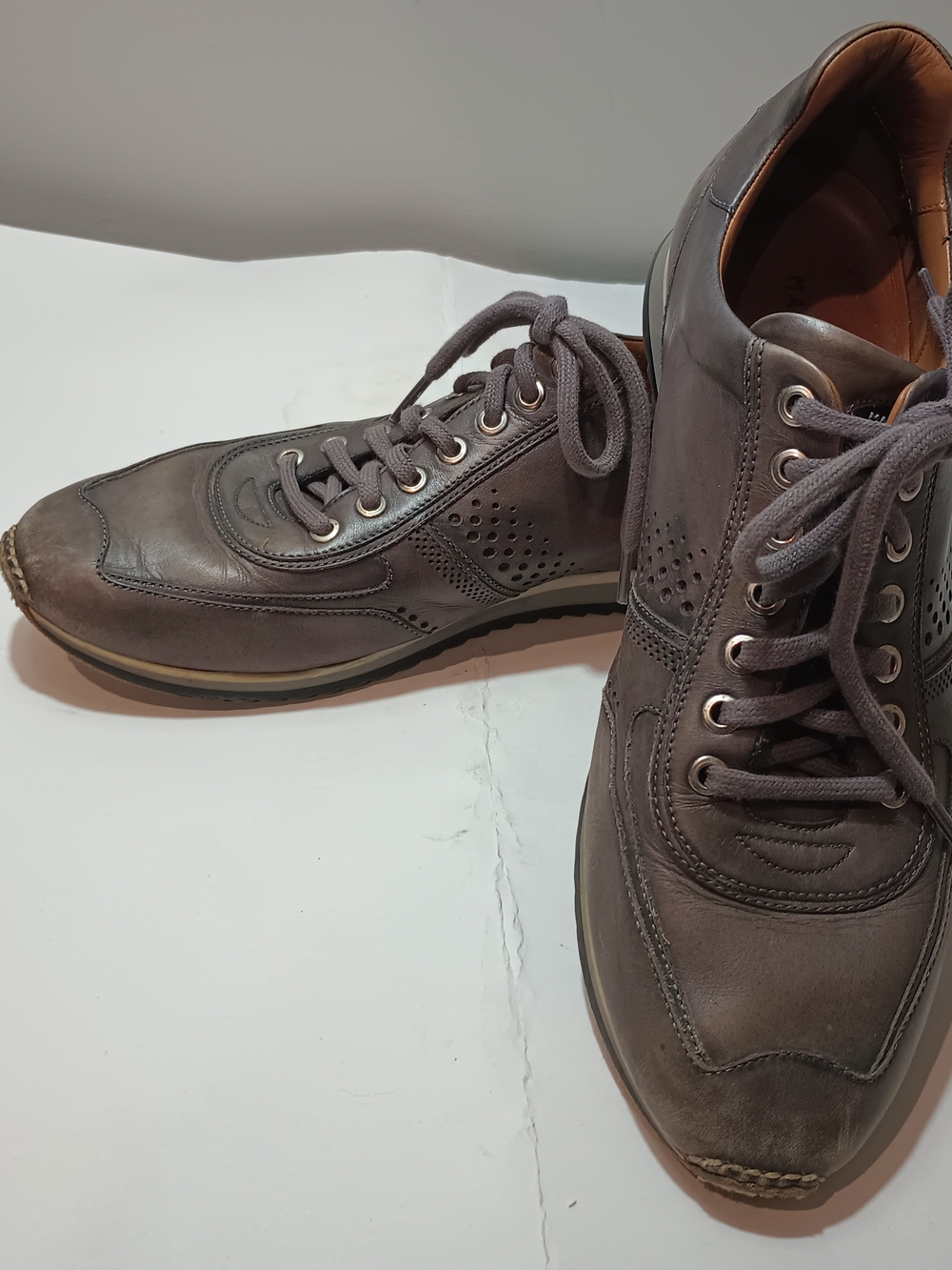 ​Magnanni Gray Leather Dress Sneakers Low Top Men's Size 9.5 M Luxury Casual